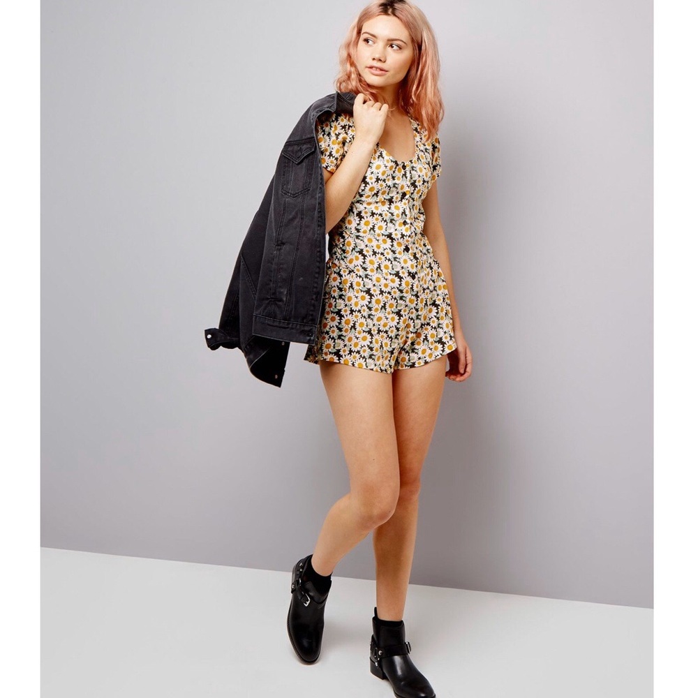 Motel White Daisy Print Playsuit